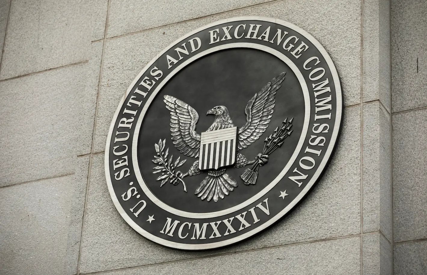 SEC延误了贝莱德的实物比特币ETF赎回的决定