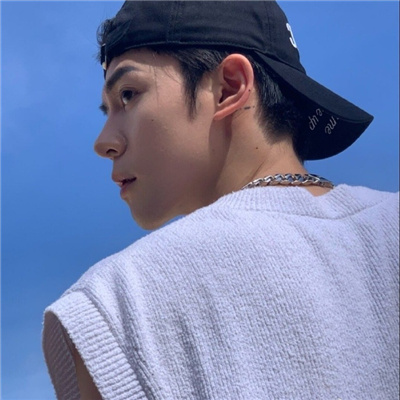 撩人的网名男生四个字(精选100个)