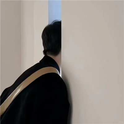 配背影的微信网名男生两个字(精选100个)