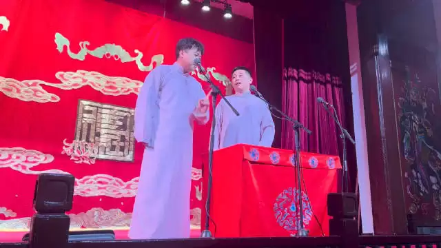 男子用AI虚构网恋生子被相声引用引全场爆笑