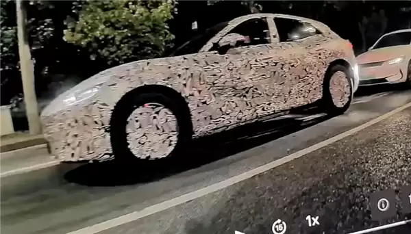 对标小米YU7！智界全新轿跑SUV谍照曝光：长车头溜背设计