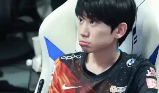 《英雄联盟》世界冠军Doinb正式复播！回归老本行 不播《DOTA2》了