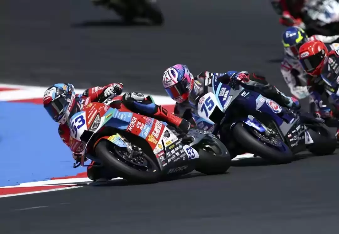 第六冠!张雪机车夺得 WSBK 艾米利亚罗马涅站首回合冠军