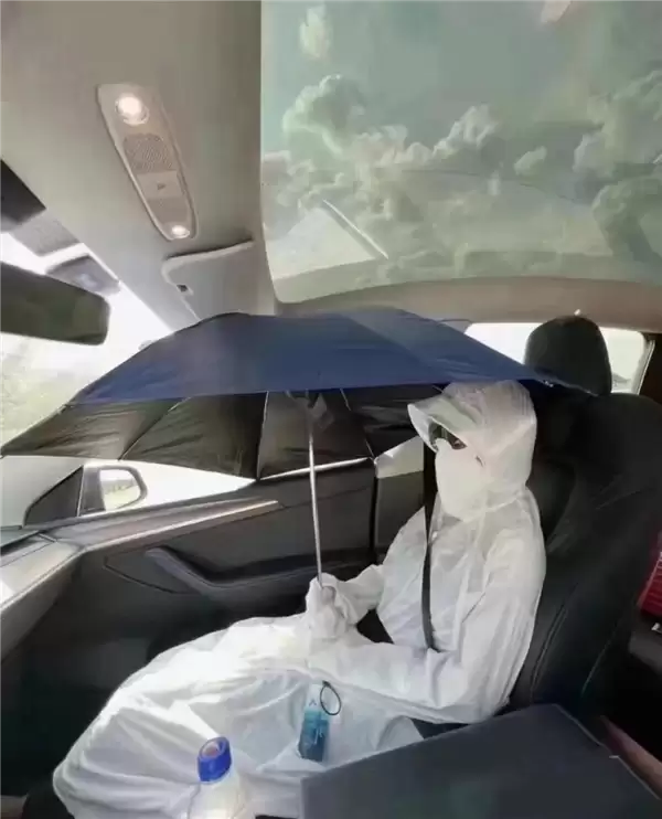 车企们再怎么改进全景天幕 该晒还是晒！