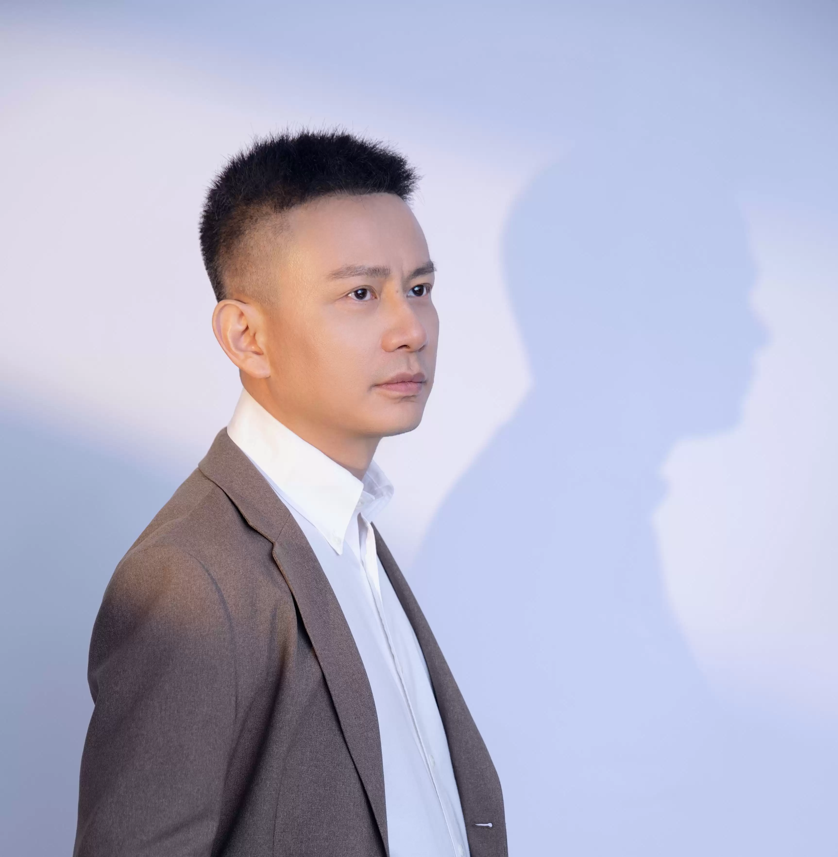 狂奔的具身赛道里，瑞为技术的机器人已经在机场搬行李