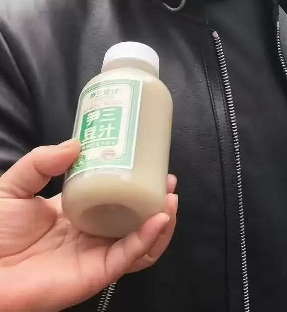 DeepSeek识图模式全量上线，却认不出自家老板梁文锋