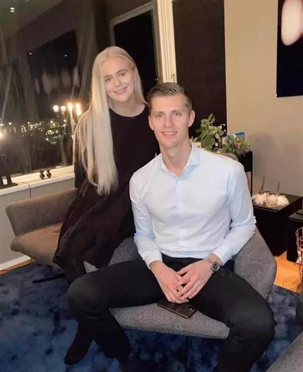 金发长腿不一定是美女!哈兰德成世界杯最火球员