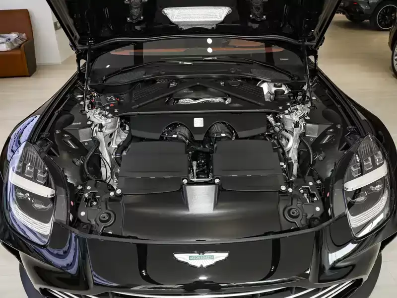 阿斯顿马丁 V8 Vantage 底盘质感如何