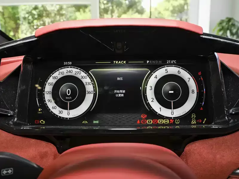 阿斯顿马丁 V8 Vantage 是否配备抬头显示