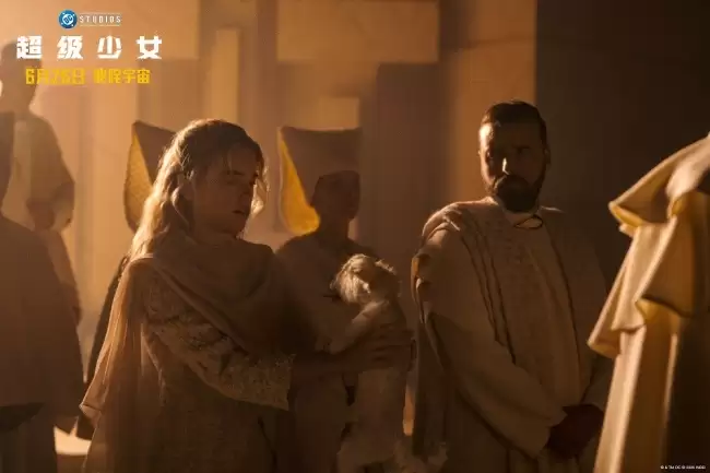 《超级少女》首曝电影片段 暴狼罗伯与卡拉开启星际混战