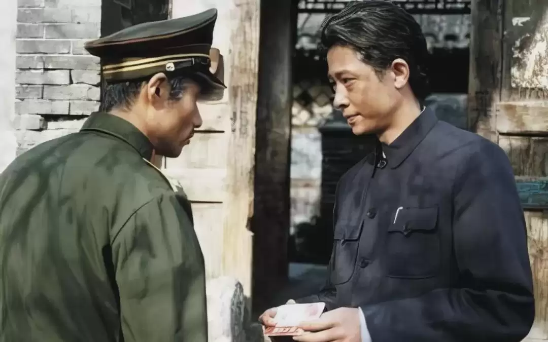 《无悔追踪》三十年前被禁，《抓特务》两小时能说清四十年沧桑吗