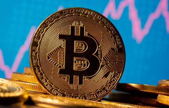 比特币守住关键支撑,HYPE市值升至第九并反超DOGE