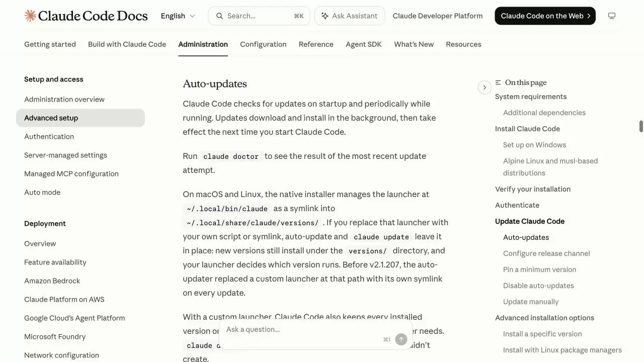 Claude Code 官方 Advanced setup 的 Auto-updates 区域，说明后台检查、安装与下次启动生效