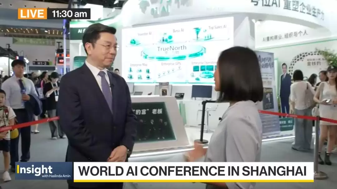 李开复向彭博社摊牌：明年盈利，2027港交所见