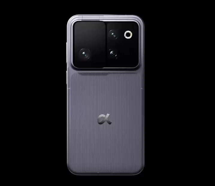 荣耀Robot Phone定档8月12日：会动的云台搭档，开启移动影像新物种