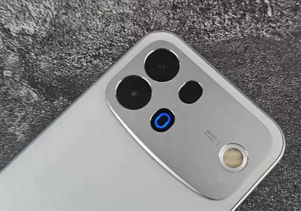 OPPO A7 Pro Max上手体验：万级大电池7年耐用