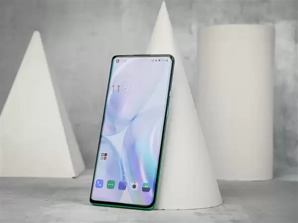 国产安卓全盘撤退 为何苹果新iPhone偏要上曲面屏