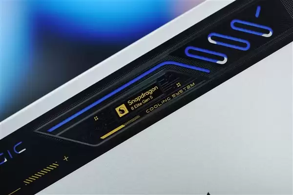 行业首款水冷！红魔游戏平板5 Pro图赏