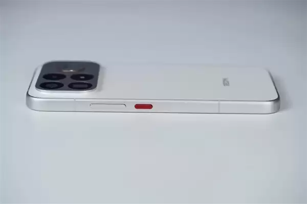 185Hz高刷游戏利器！REDMI K100 Pro Max图赏