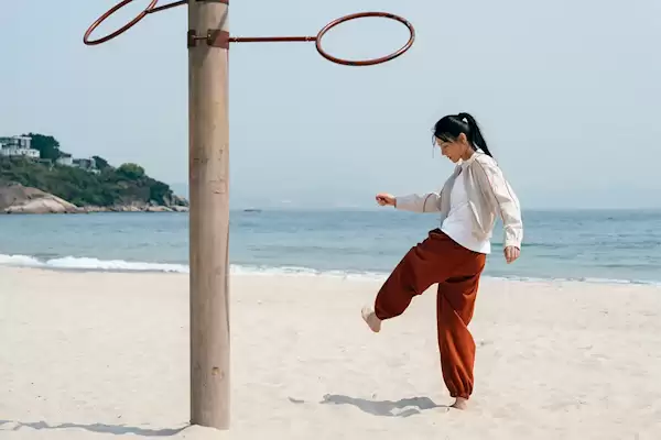 2026暑期档票房破100亿：《功夫女足》《八仙！》TOP2