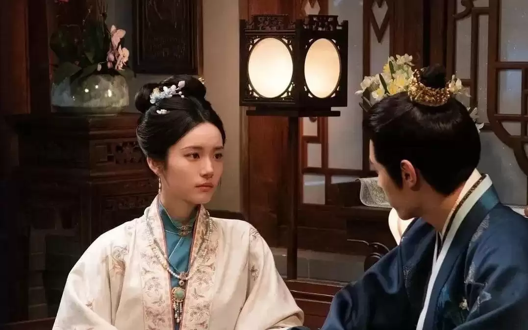 目前正在热播中的电视剧排名《重器》跌至榜3，第一名碾压式霸榜