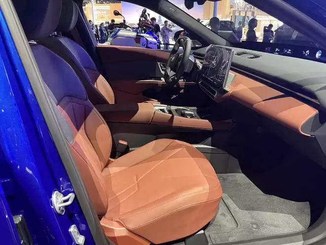 800V+1000km续航 宝马i3成都车展全面亮相
