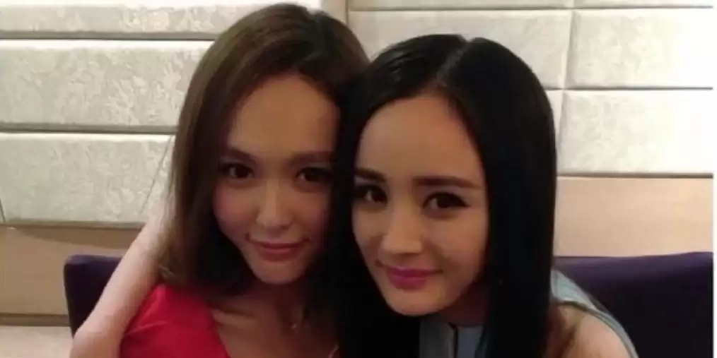 杨幂唐嫣的友情决裂：迪丽热巴只是背锅侠！