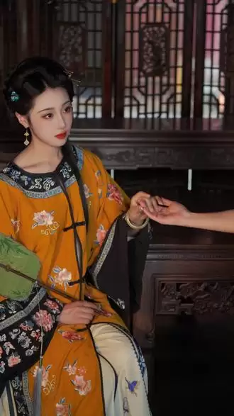 短剧《给二妈请安》剧情介绍