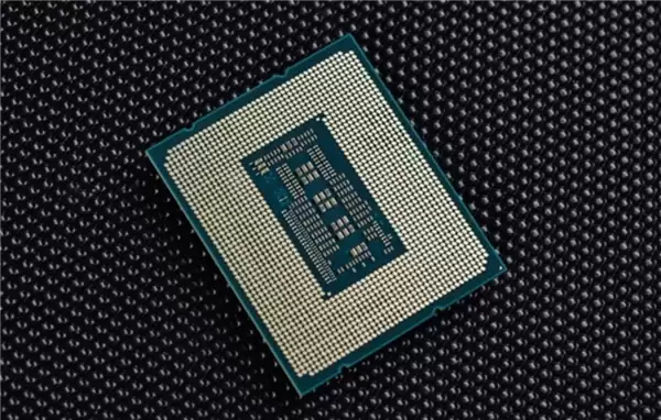 英特尔研判PC市场两极分化：高端抗压增长，中低端靠架构分