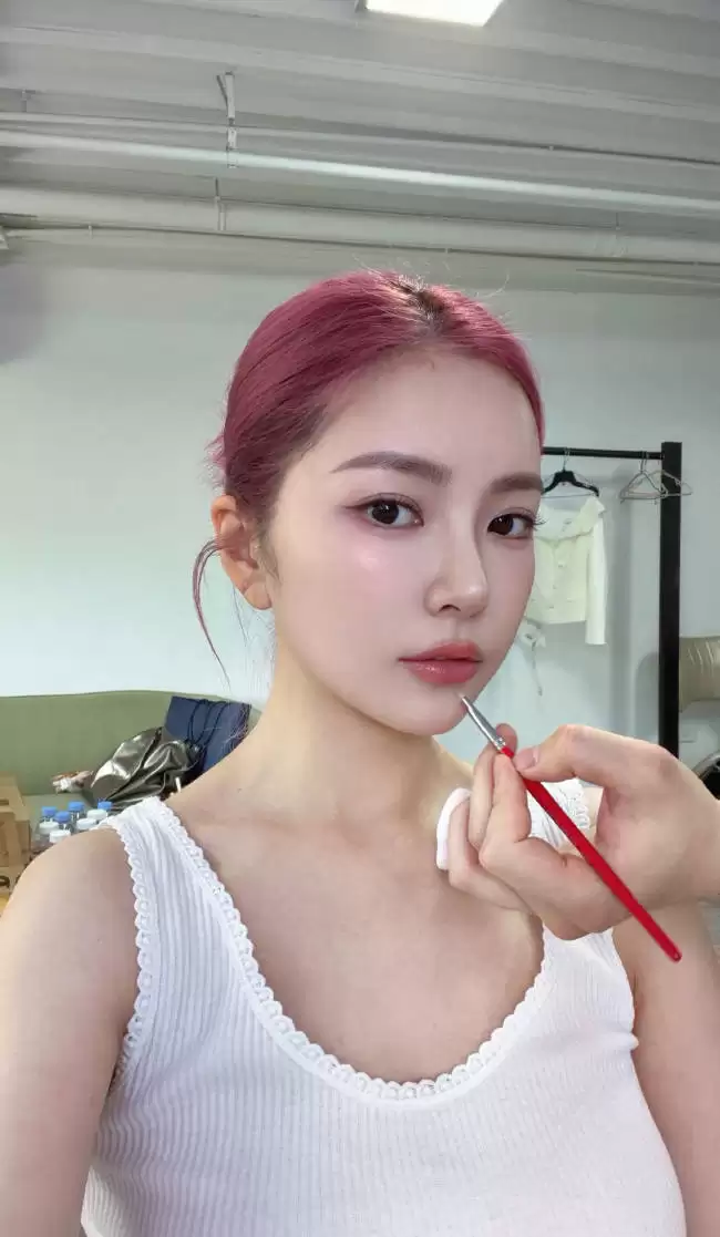 王灿晒复工照祝大家身体健康！曾因病切了一片肺