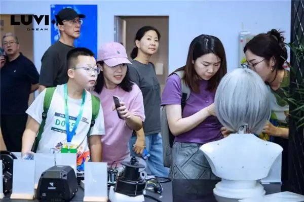 麓雅梦境LUVIA DREAM亮相WRC，探索陪伴型具身智能新形态