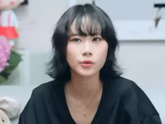 太心疼！窦佳嫄5岁被网暴，终身吃药，主动破冰窦靖童看哭网友