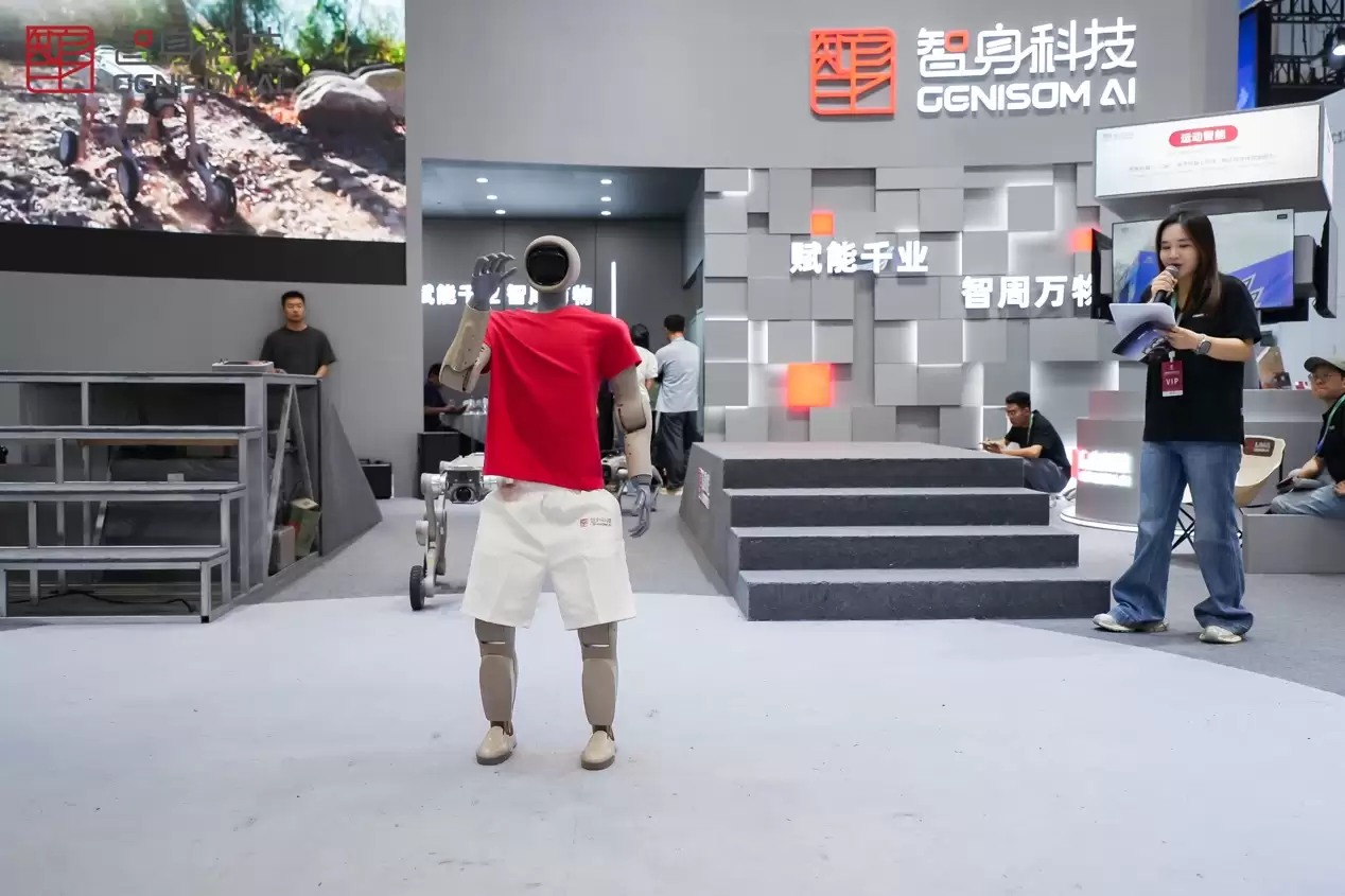 WRC2026观点 | 智身科技刘宇龙：量产15000台之后，真正的挑战才刚刚开始