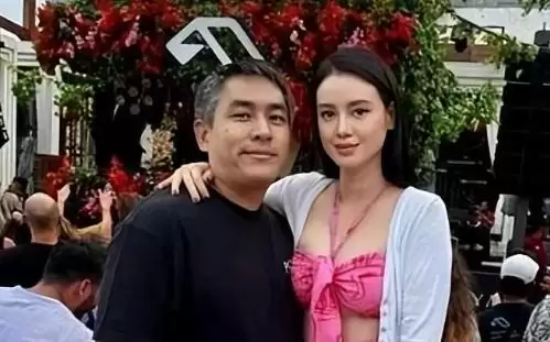 陪玩陪睡只是开胃！百亿富豪国外偷腥，更下作的还在后面