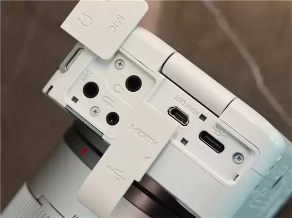 轻巧高颜值的随身拍照神器 佳能EOS R50 V上手体验